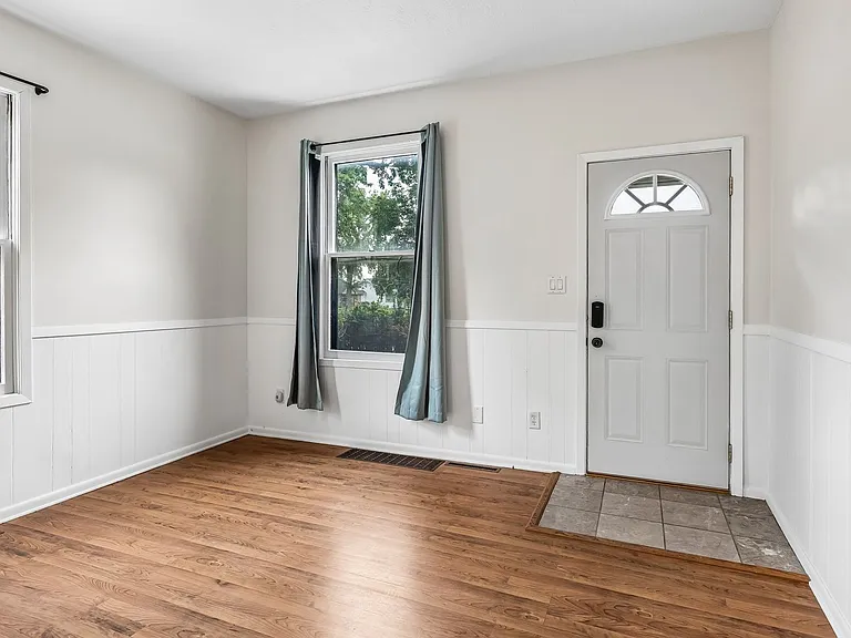 535 N Pebble St — Photo 3