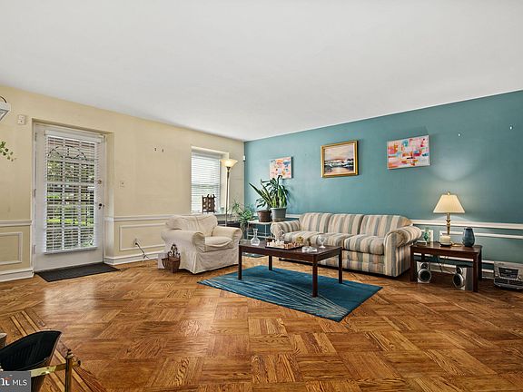 3rd image of 6823 Crittenden St