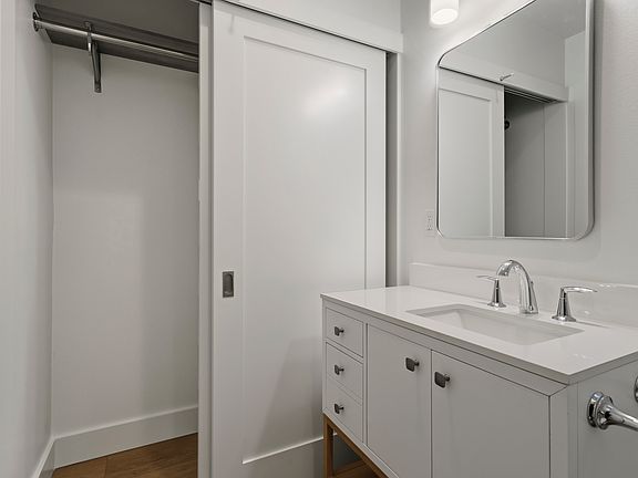 4th image of 111 Cecil Pl APT C