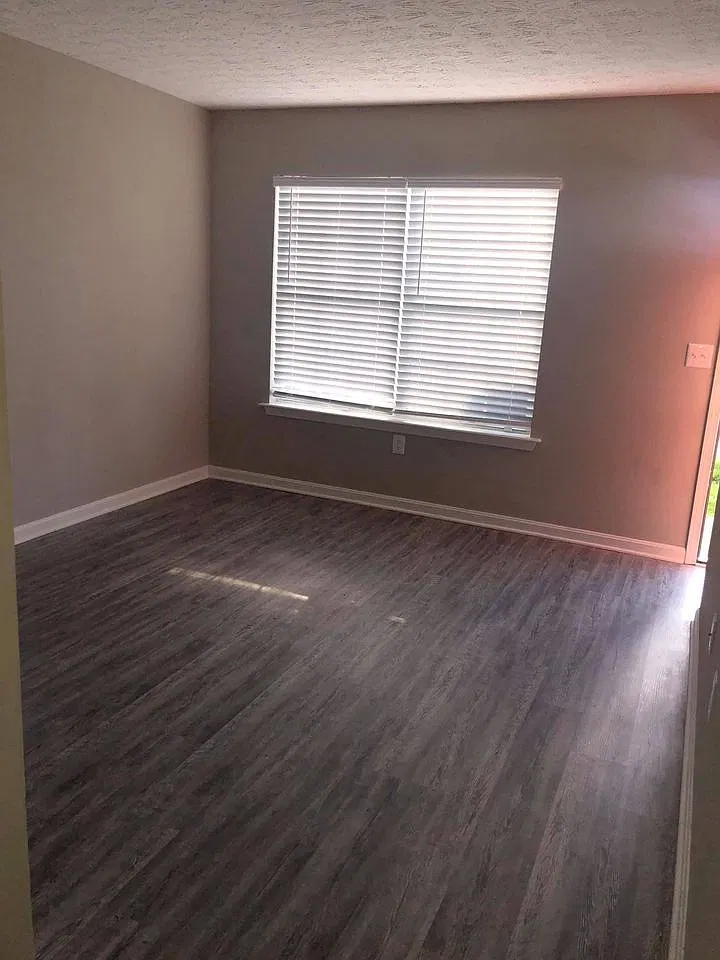 214 Hallie Irvine Street - 214-102 — Photo 2