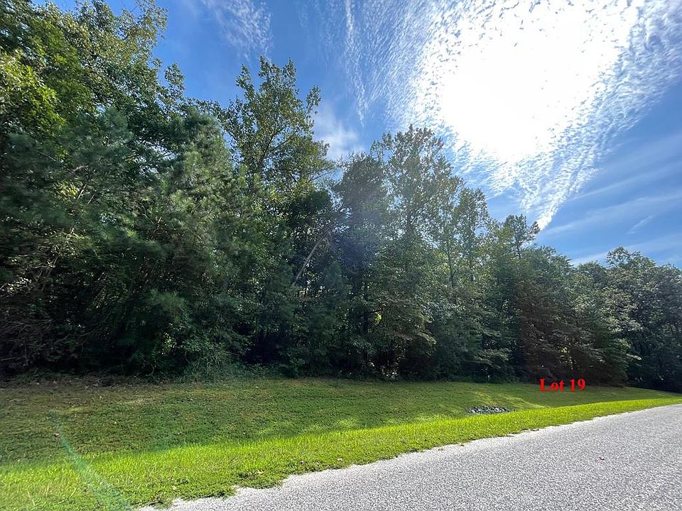 1st image of 19 Creekside Dr