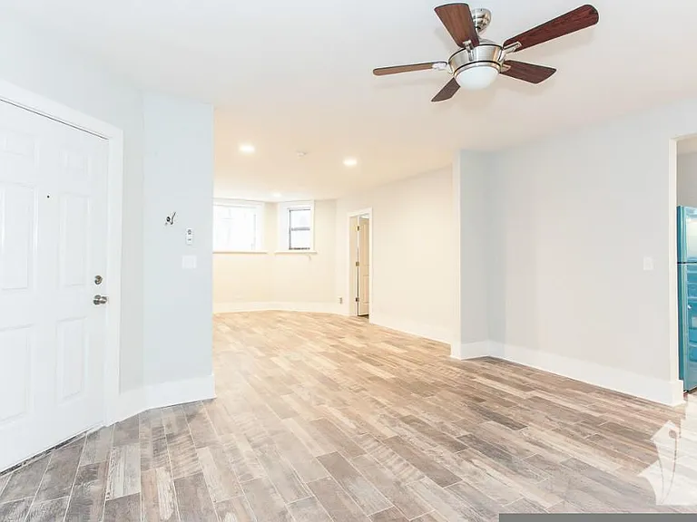 2922 W Logan Blvd #G — Photo 4