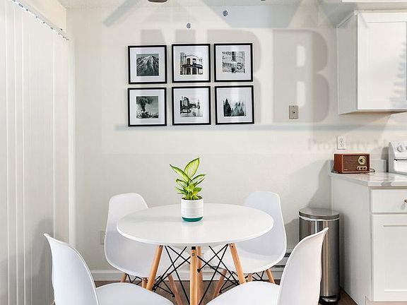 5th image of 1423 E 64th St #11006749