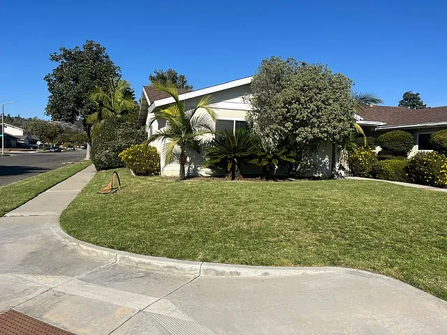 Habra Court - 1 — Photo 1