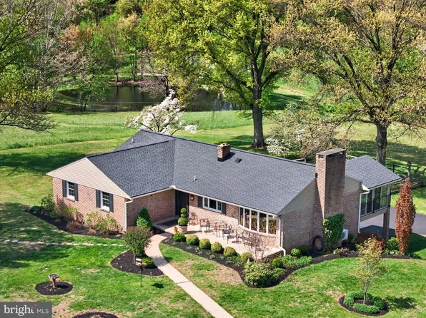 185 Black Matt Rd, Douglassville, PA 19518