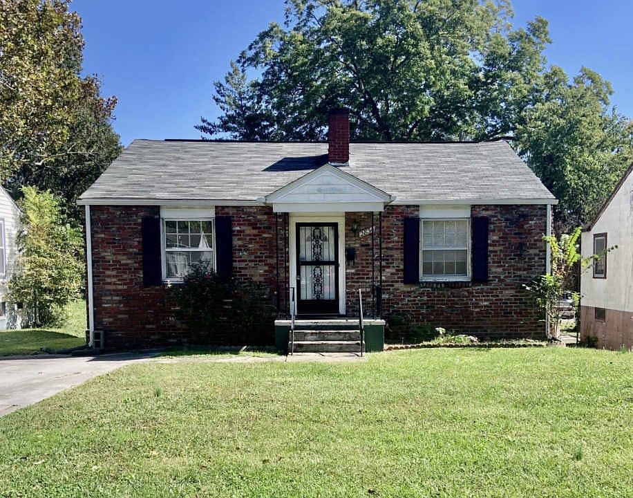 1st image of 2834 Woodbine Ave