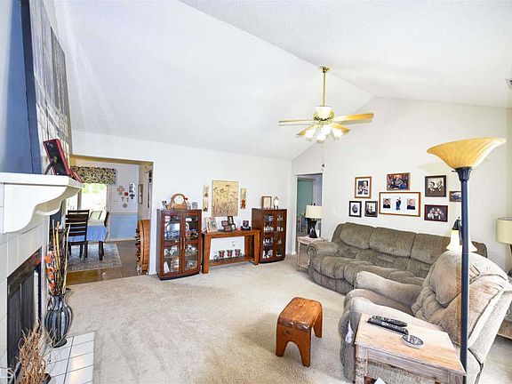 3rd image of 15 Saint James Pl