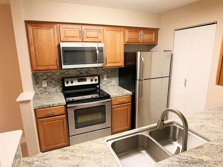 12303 Harbour Pointe Blvd #V202 — Photo 6