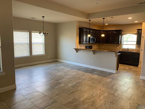 5th image of 54 Ivy Cir