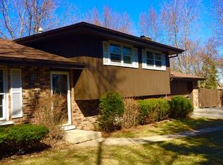 8232 W 100th Pl, Palos Hills, IL