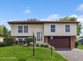 965 Pheasant Ridge Dr, Lake Zurich, IL 60047