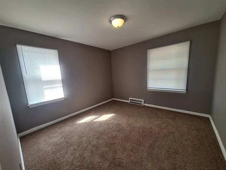 4146 University Pl — Photo 8