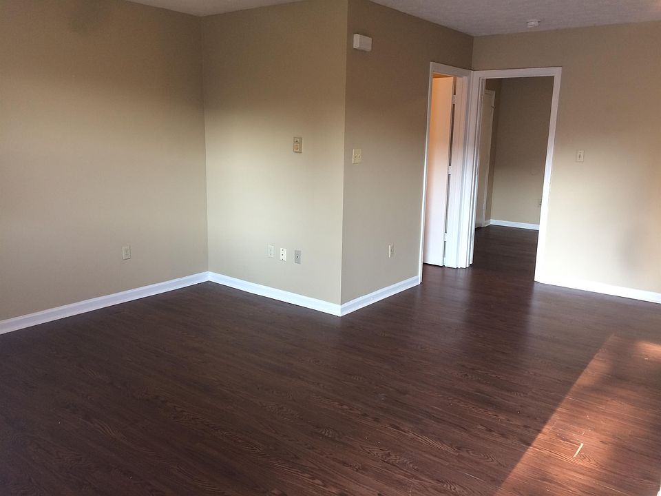 1st image of 421 Gibson Ln #25