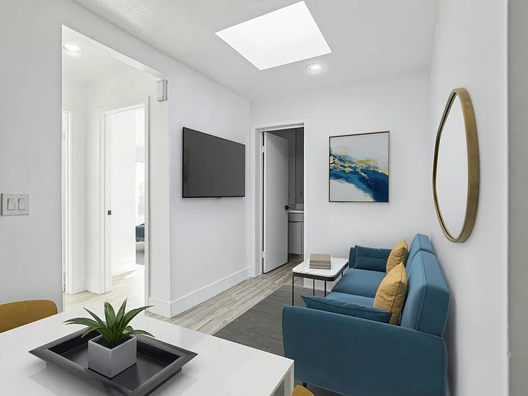 850 N Van Ness Ave #2 — Photo 2