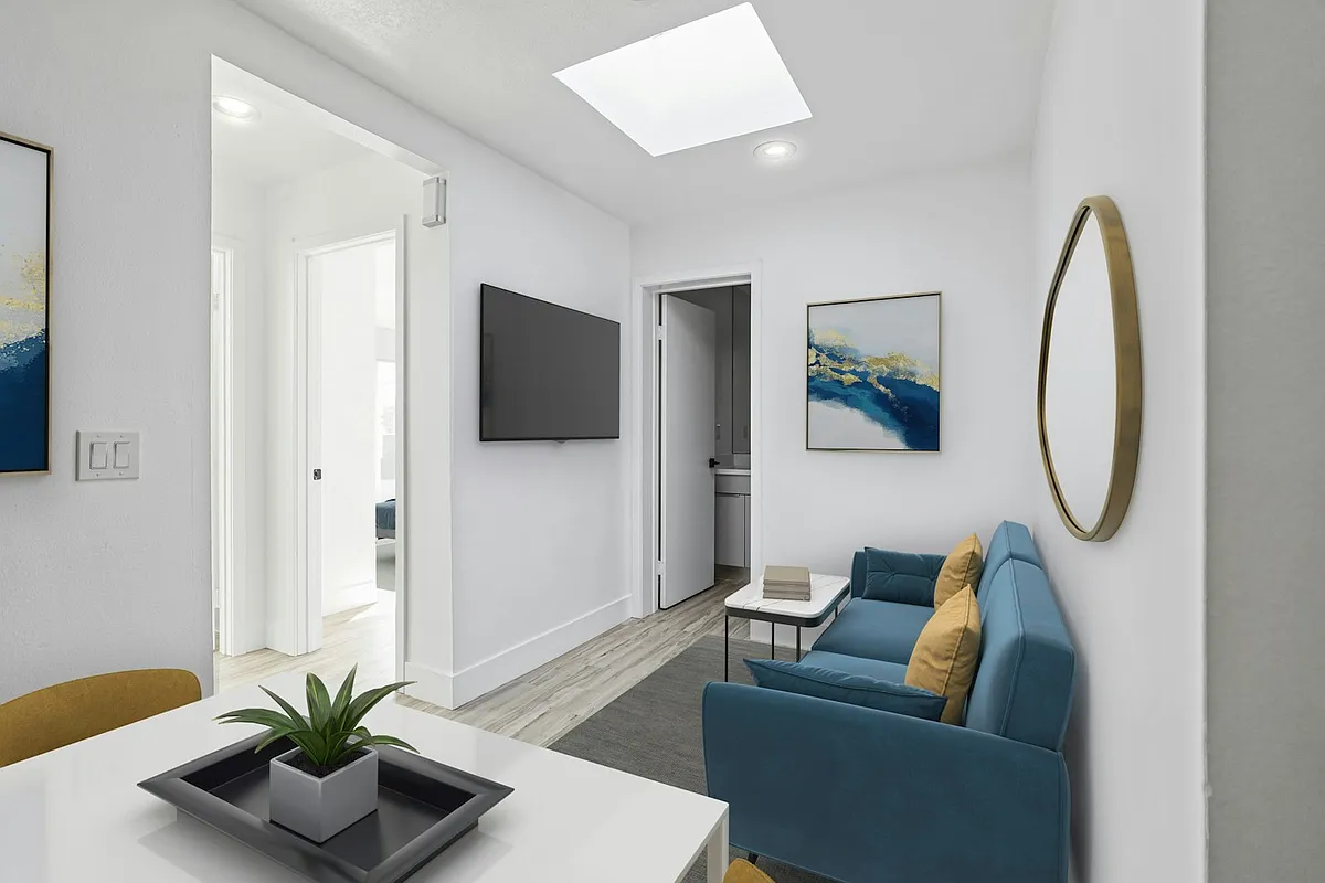 Building Photo - 850 N Van Ness Ave #2