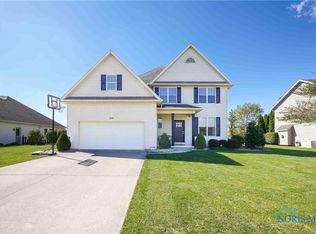 808 Country Creek Dr, Findlay, OH 45840