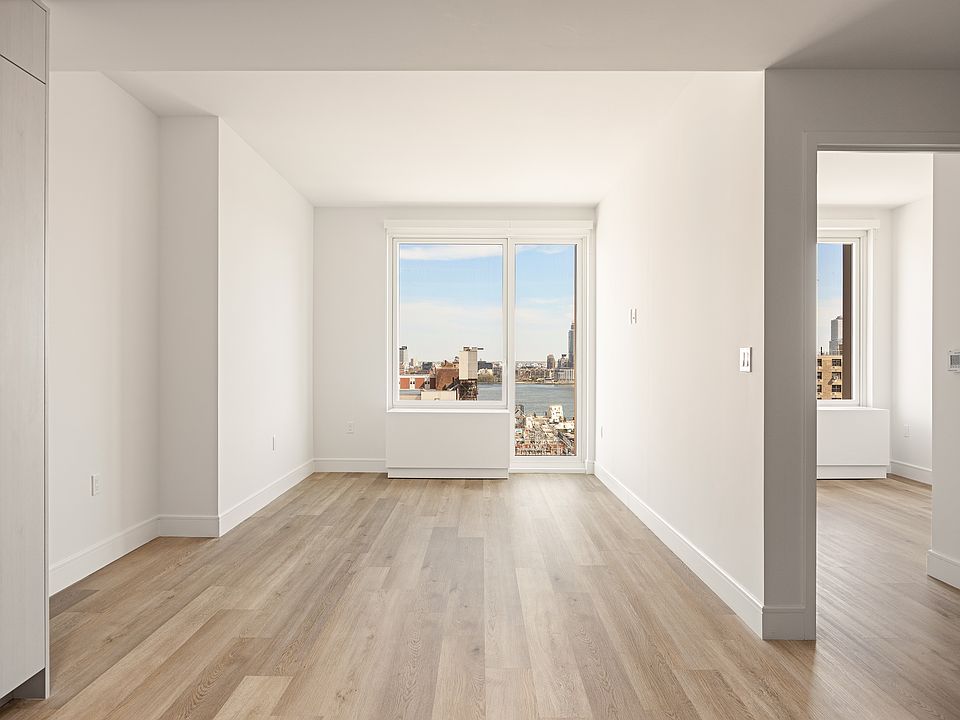 1st image of 644 E 14th St #1305