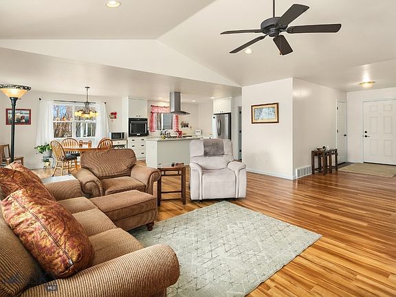 4th image of 713 N Aster Ave