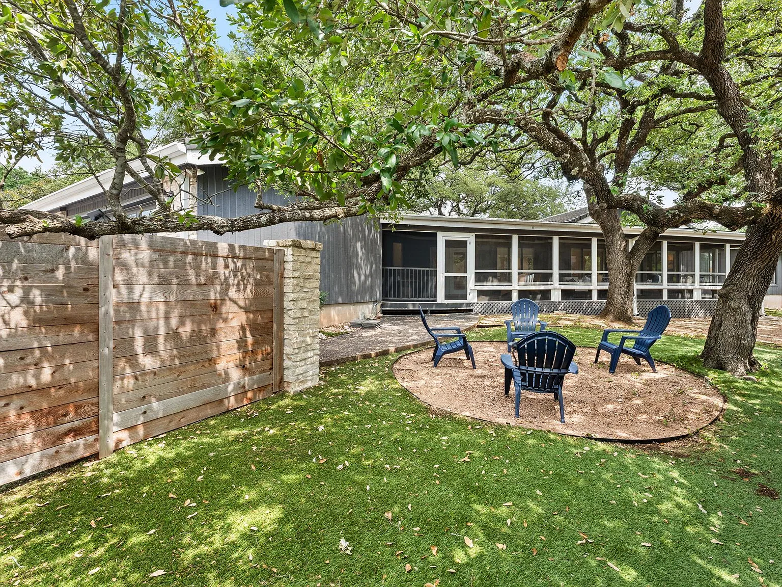 3 bed, 2.5 bath, 2388 sqft, $3,450 — Photo 3