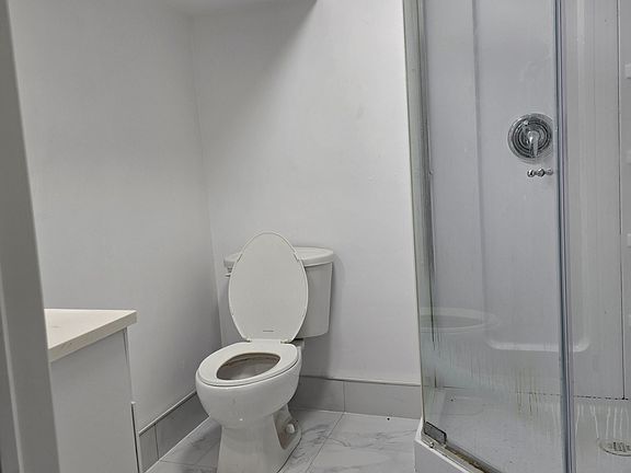 5th image of 262 Lupin Dr #Basement