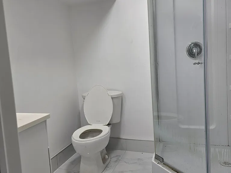 262 Lupin Dr #BASEMENT — Photo 5