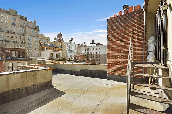 Sold by Compass | media 8