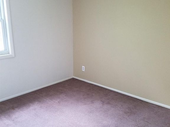 3rd image of 137 Holston Ct APT 4