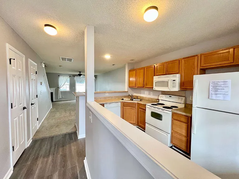 15113 Deshler Ct — Photo 2