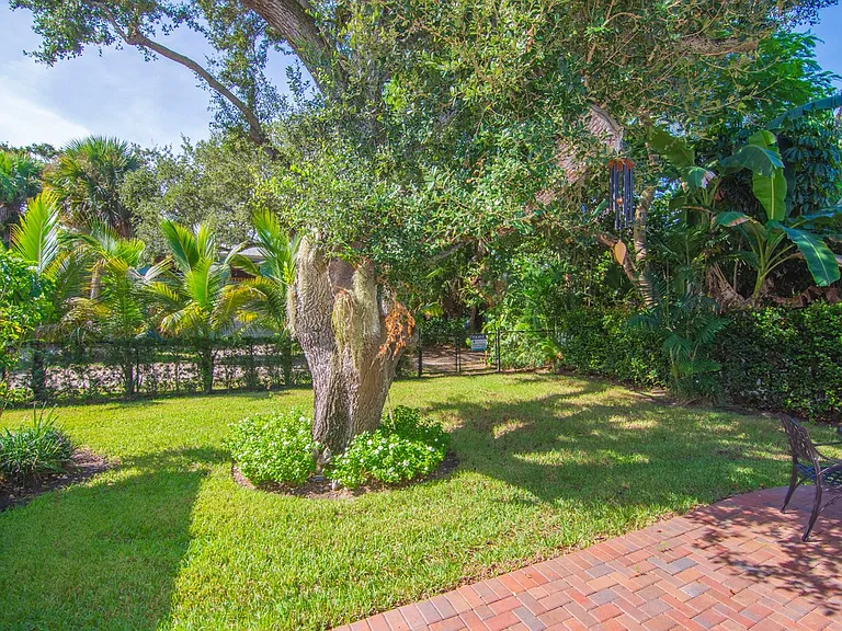1985 Coco Plum Ln — Photo 42