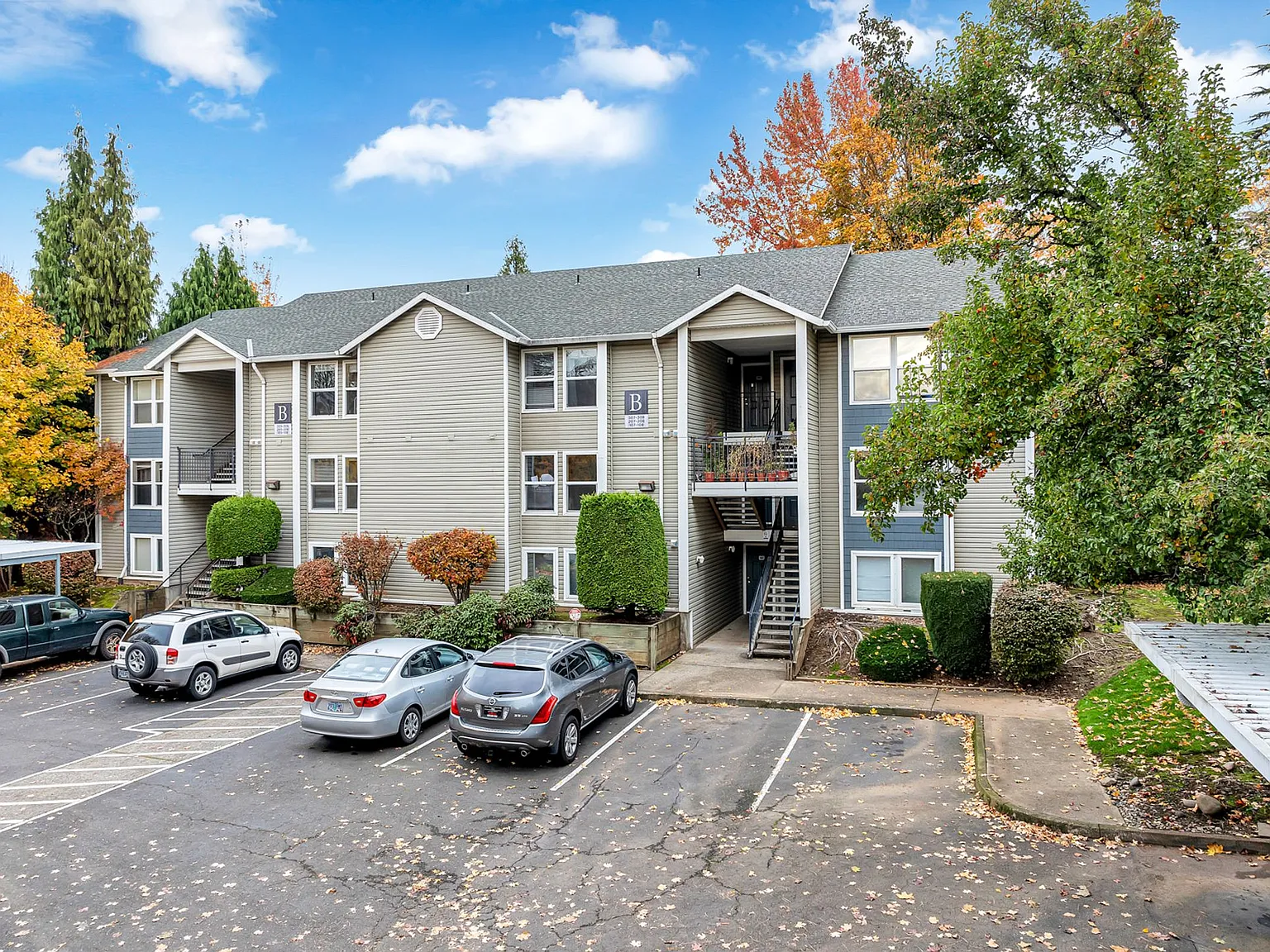 Mountain Crest Apartments — Photo 2