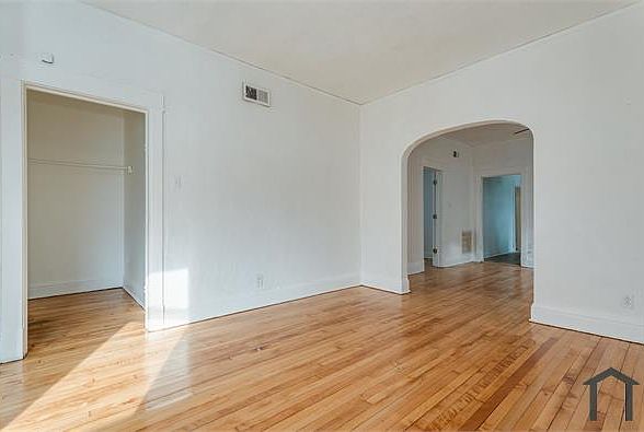 1st image of 8329 S Kingston Ave Unit 2