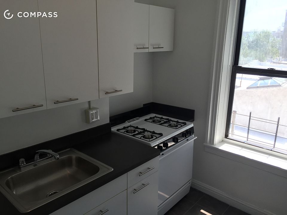 2nd image of 3252 33rd St #D/10
