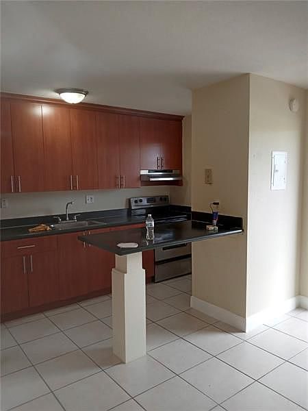 1st image of 4081 N Dixie Hwy APT 17