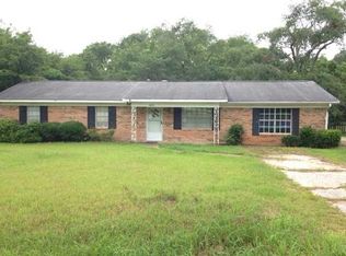 10620 Hillcrest Dr E, Grand Bay, AL 36541