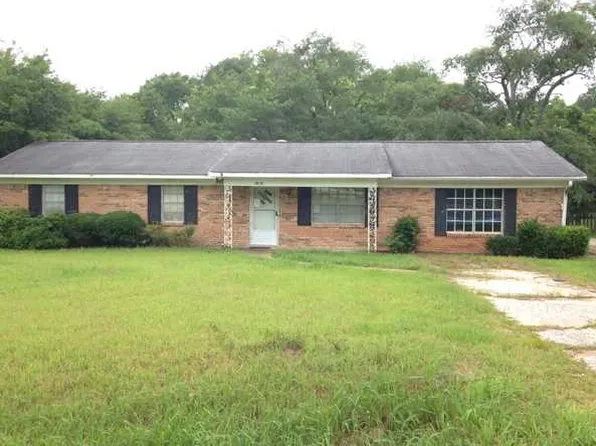 10620 Hillcrest Dr E, Grand Bay, AL 36541