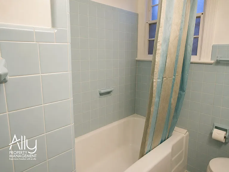 1605 Cambridge Cir — Photo 21