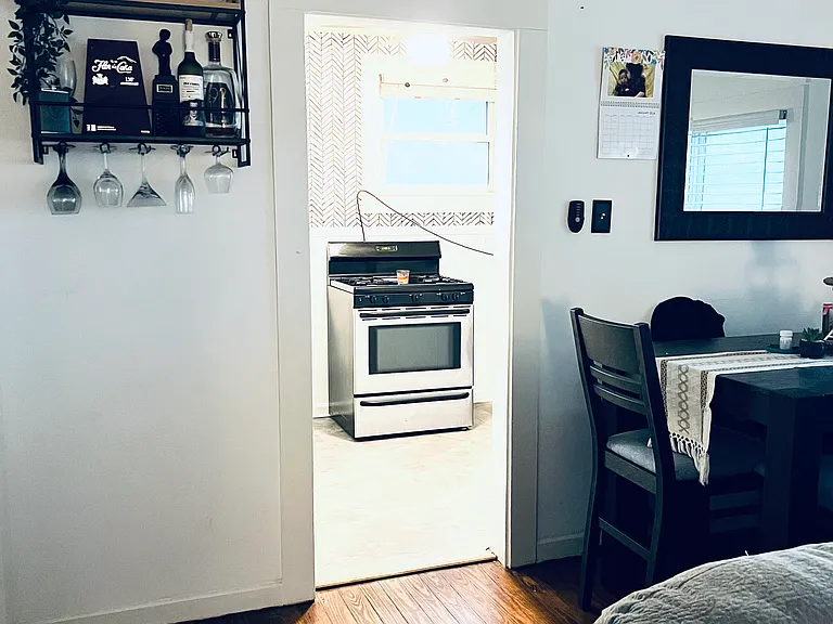 709 S Kansas Ave — Photo 10