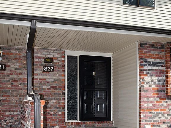 3rd image of 827 N 122nd Ct