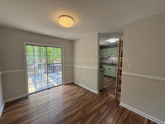 5th image of 10910 Chesterwood Dr