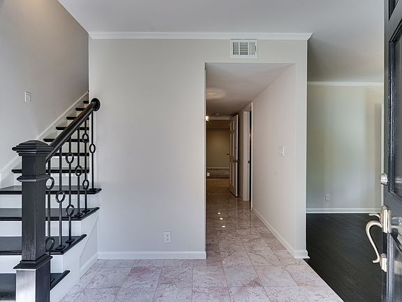 4th image of 328 Elmington Ave