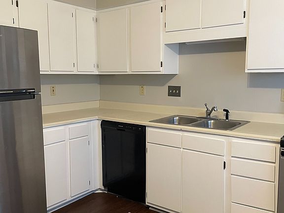 3rd image of 2146 Charles St APT 1