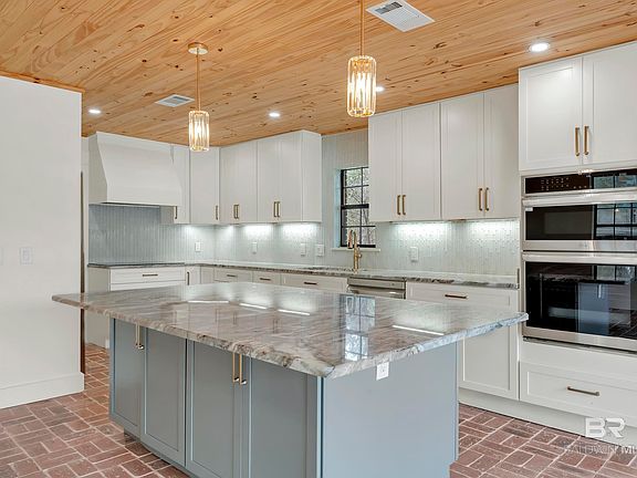 5th image of 7808 N Wenzel Rd