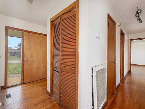 3rd image of 4321 Ridgemont Dr