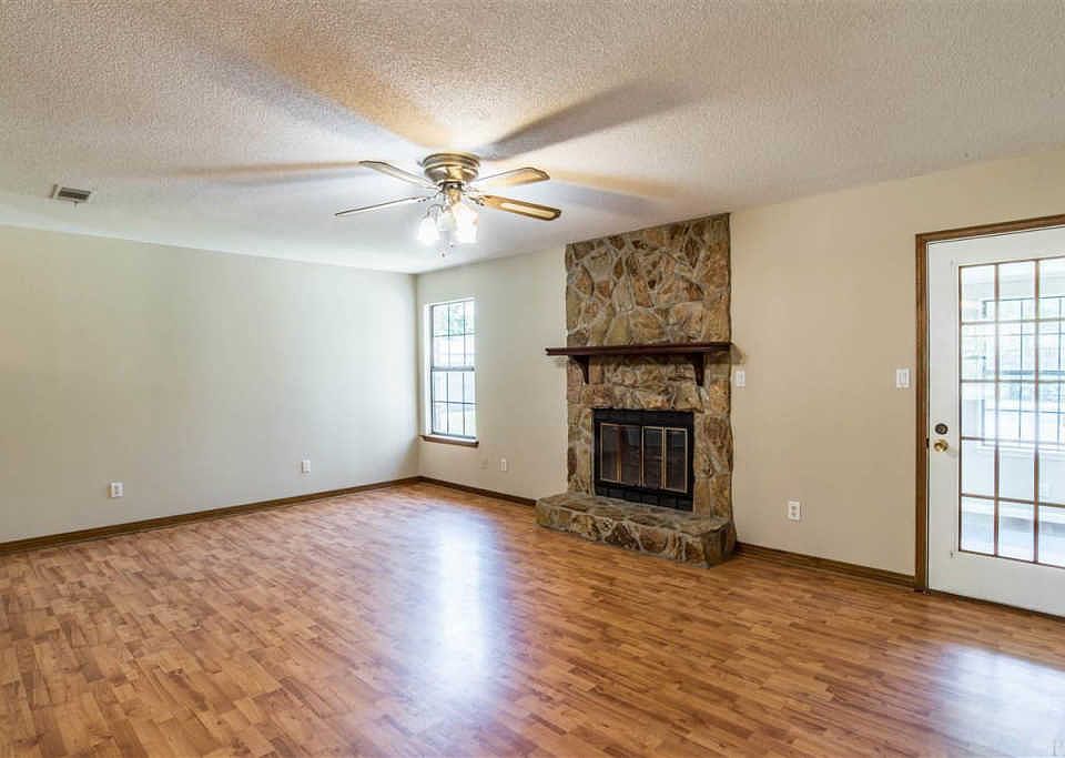 1st image of 5849 Hermitage Cir