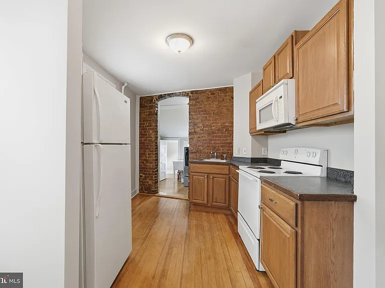 403 W South St #A — Photo 10