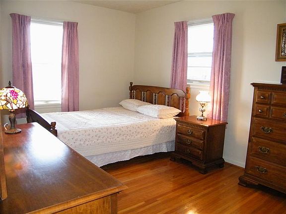 5th image of 625 Dartmoor Dr