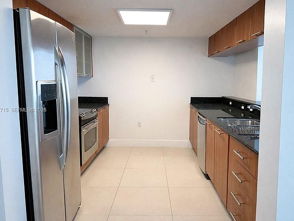 2nd image of 1800 N Bayshore Dr APT 4102