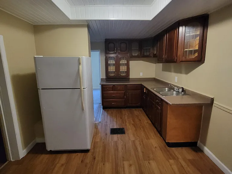 1450 Blaine Ave — Photo 6