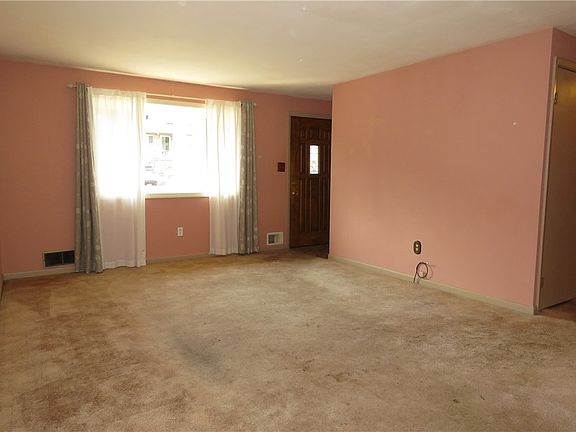 3rd image of 1749 Diane Merle Dr