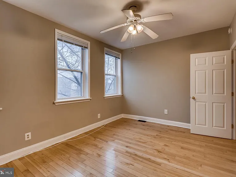 1020 W Lombard St — Photo 9